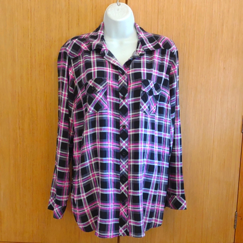 +SZ Torrid SZ 1 LS BLK/Pink Plaid Button Front Blouse